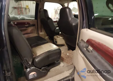 2005 Ford Excursion Eddie Bauer из США, поврежденный, VIN 1FMNU45S25EB01607